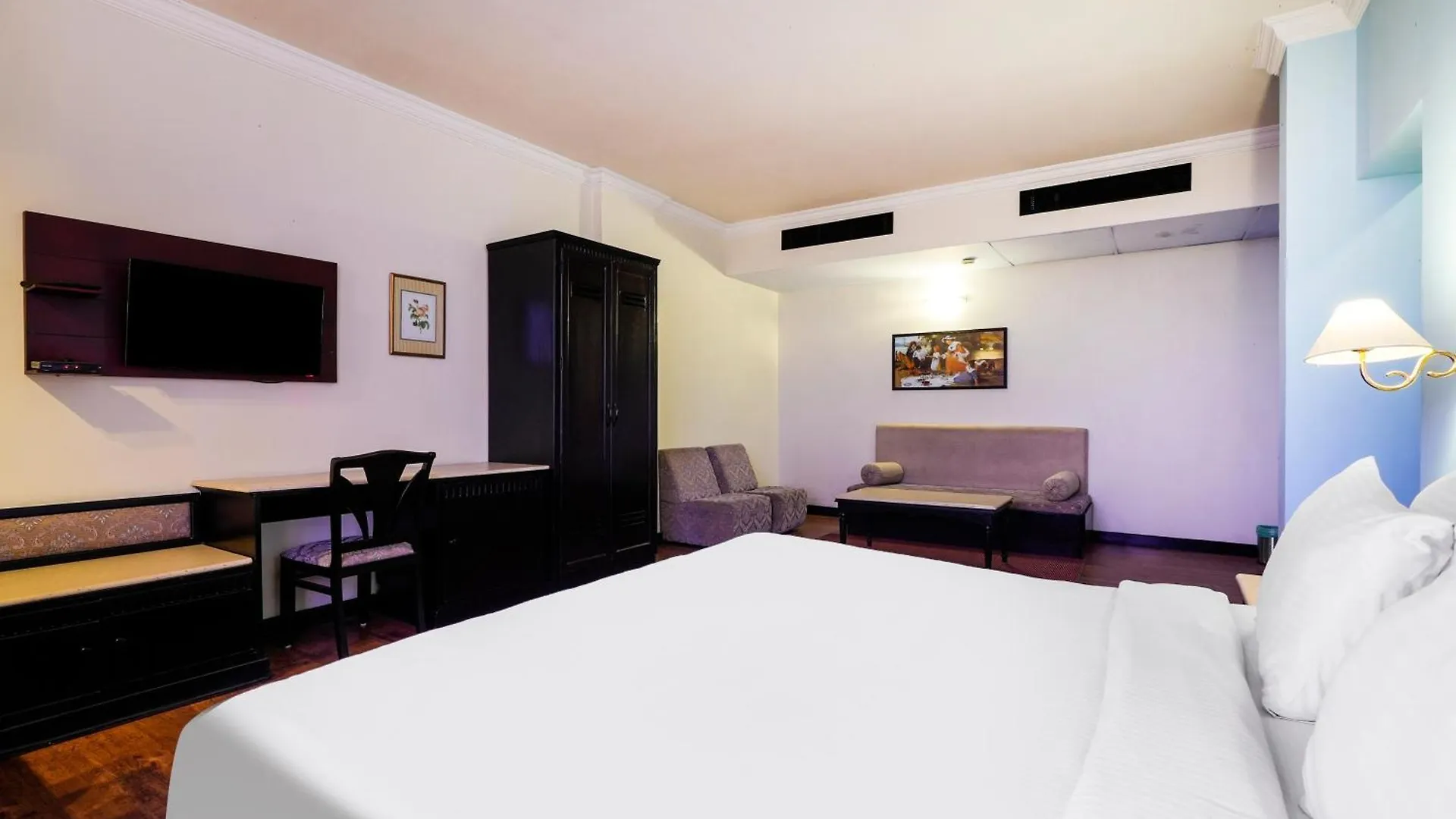 Hotel Palette Mg Road Ernakulam Kochi