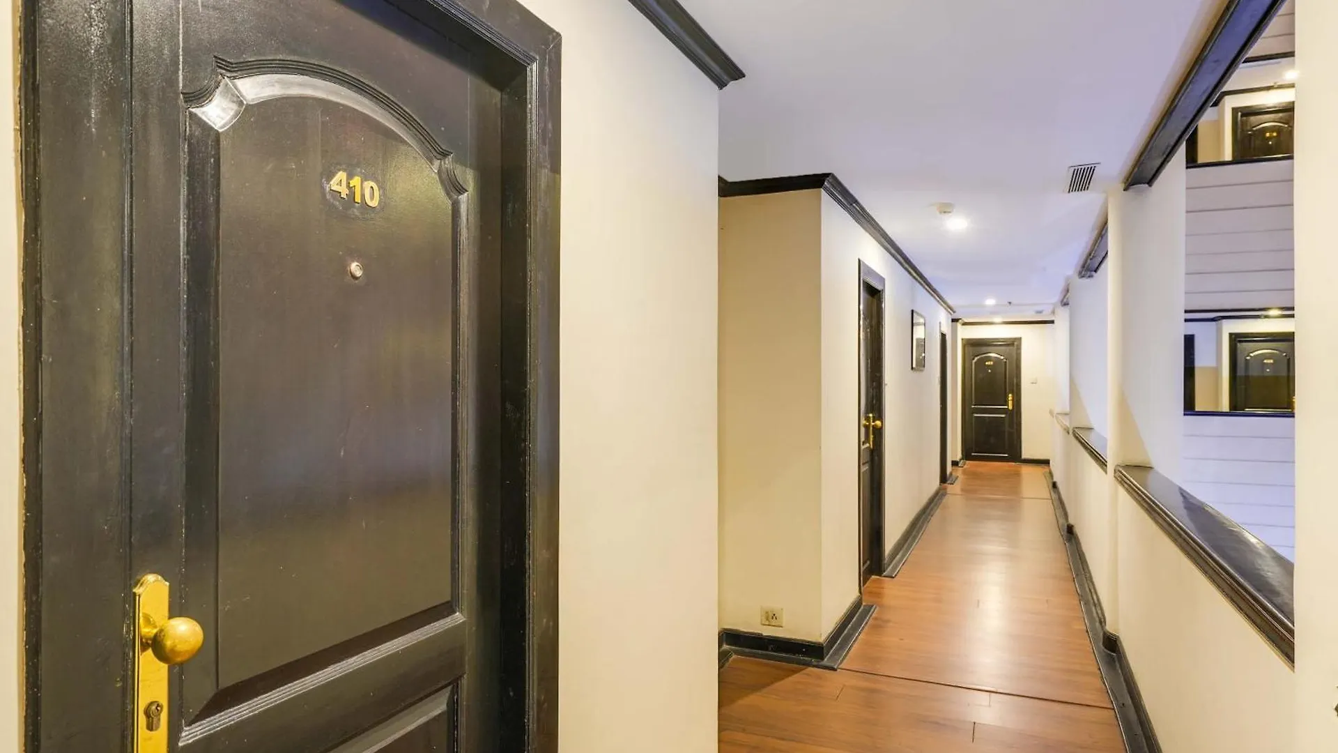 Hotel Palette Mg Road Ernakulam Kochi