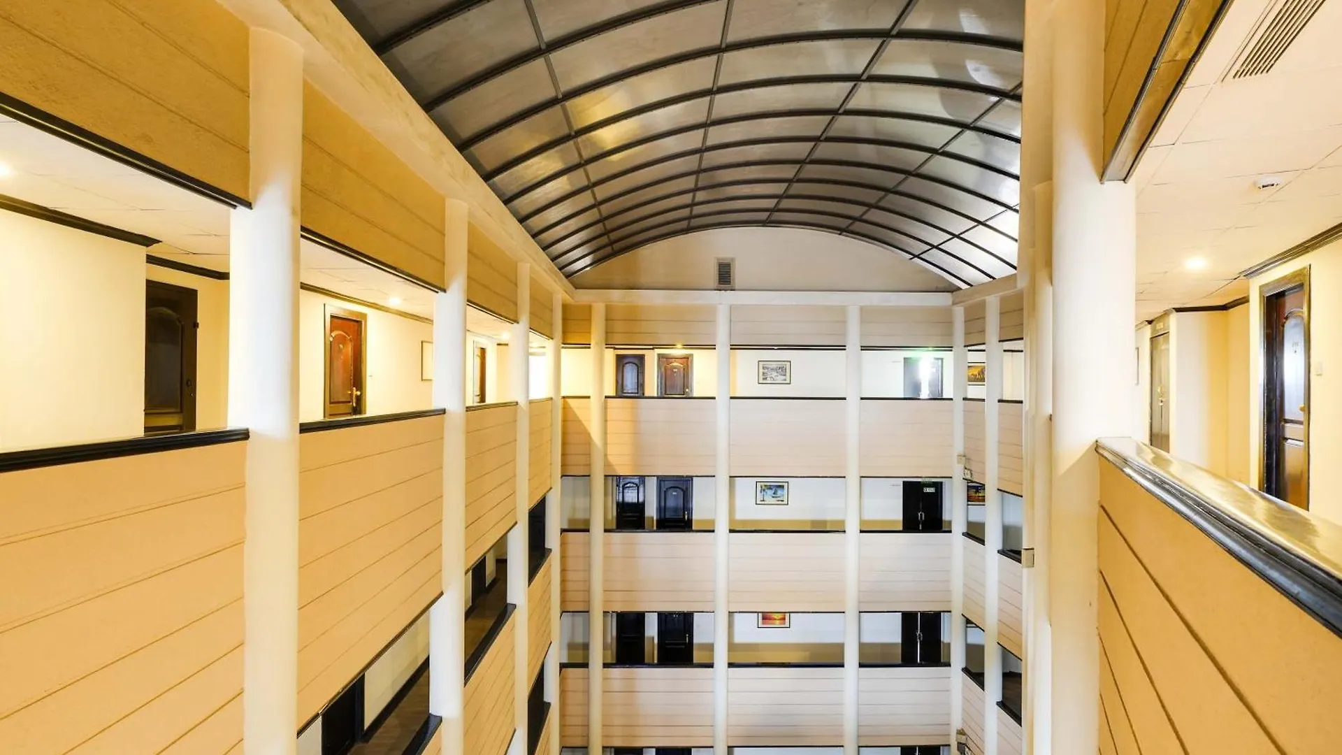 Hotel Palette Mg Road Ernakulam Kochi 3*,