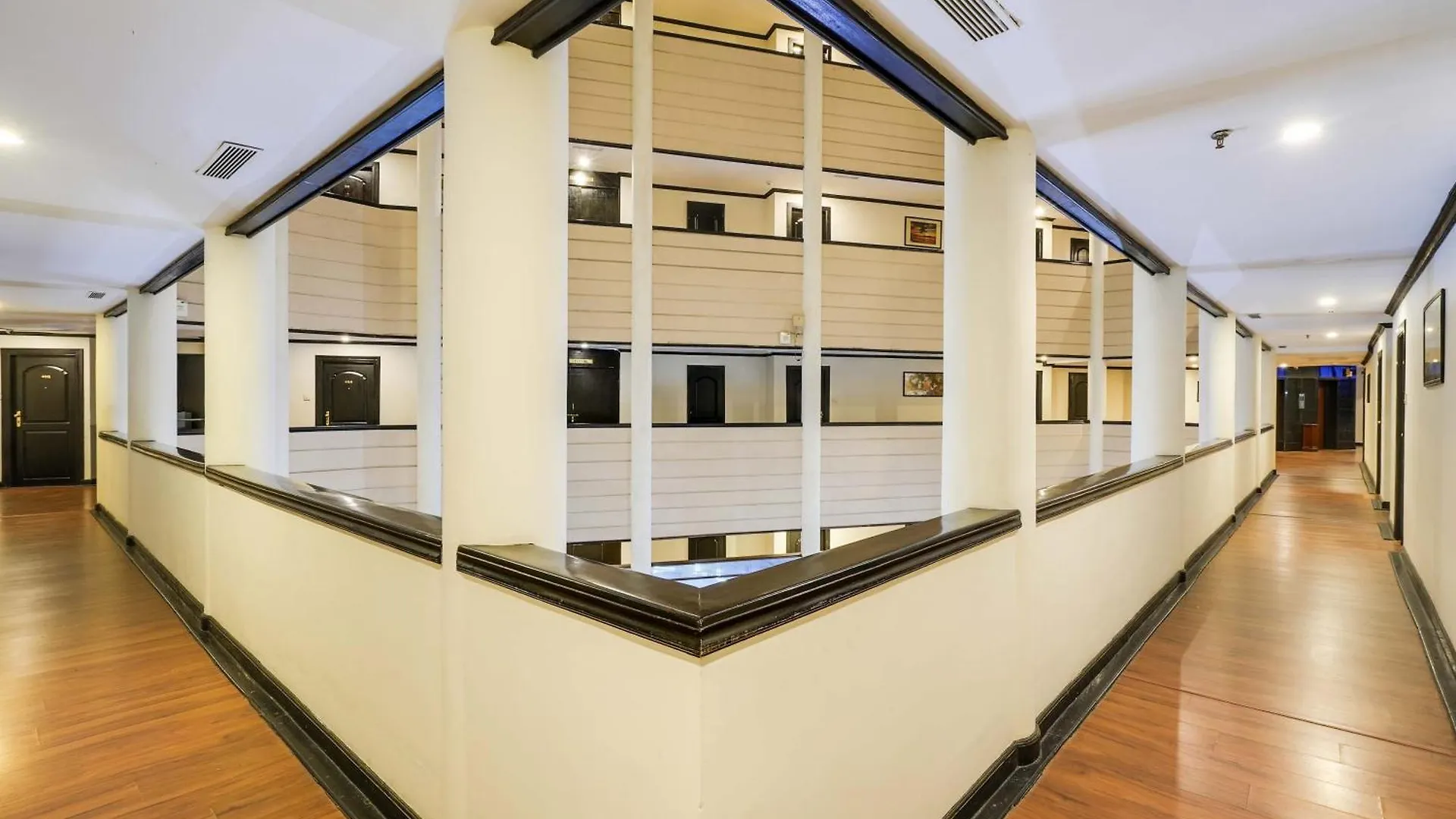 Hotel Palette Mg Road Ernakulam Kochi