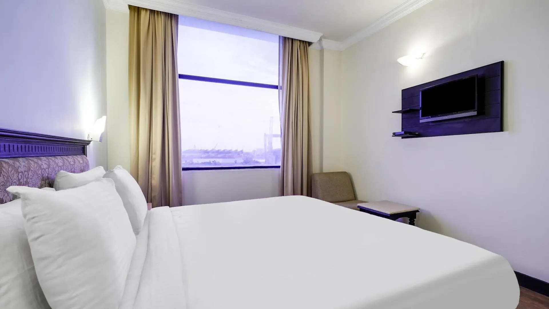 Hotel Palette Mg Road Ernakulam Kochi