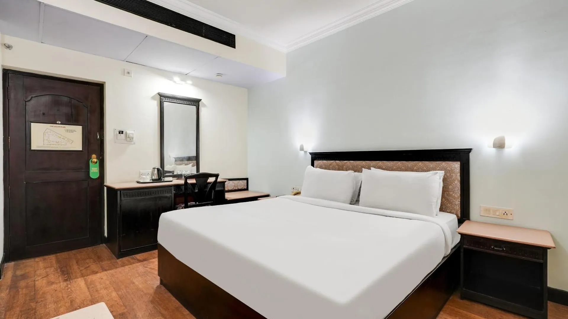 Hotel Palette Mg Road Ernakulam Kochi 3*,